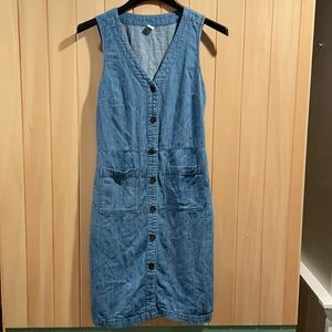 Good condition old navy denim dress size small